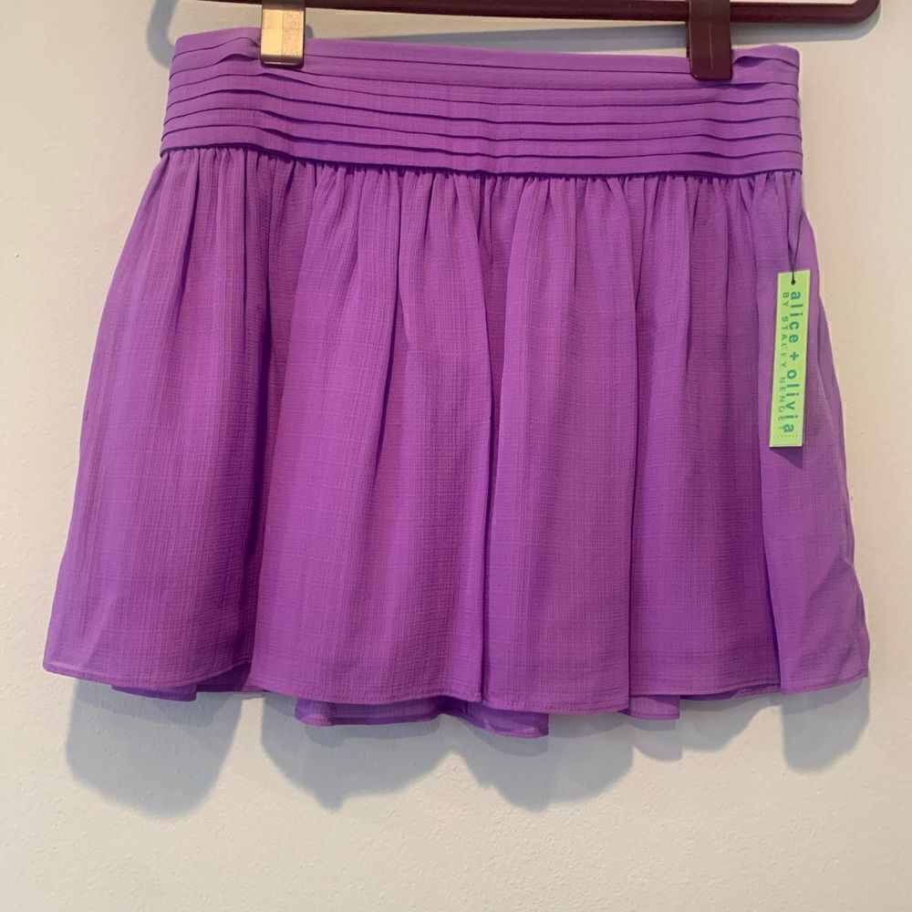 💜Alice Olivia Women’s 100%  silk mini skirt💜 size 6, NWT